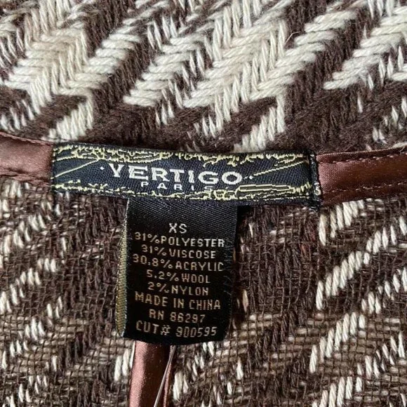 𝅺VERTIGO Cape - Picture 4 of 4